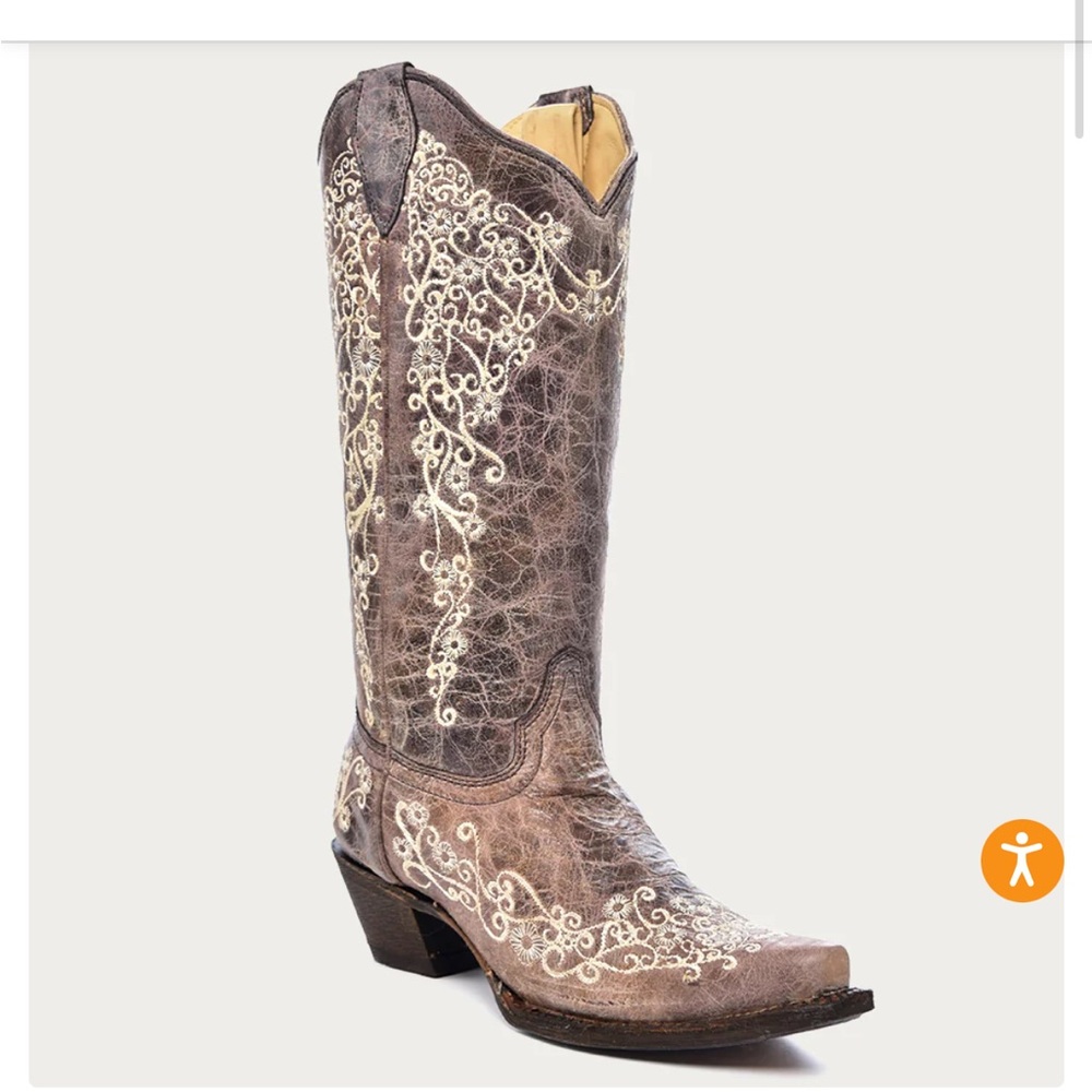 Corral Brown Heeled Boots with White Embroidery